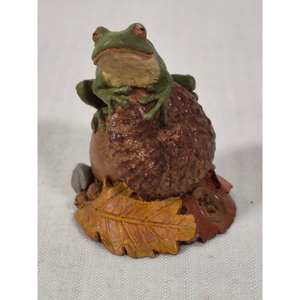 Tim Wolfe Charmers TAD Frog on Acorn Resin Figurine 11000 Miniature Nature Decor